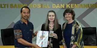 Profesor Dr. Jacqueline Pugh-Kitingan Terima Anugerah Tertinggi Borneo Research Council