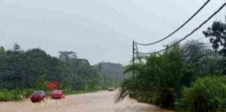 Flash Flood Hits Langkon Road, Pitas