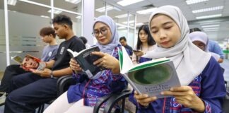 Warga UMS Jayakan ‘Jom Baca’ dan Pelancaran Kapsul Masa Digital 2035