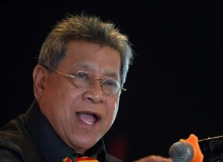 Pandikar told to bow out gracefully