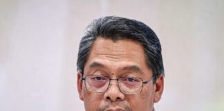 Analysts view Mustapha Sakmud as a key bridge connecting Putrajaya with the Borneo states