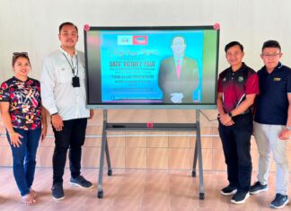 VICTOR SERAH iBOARD DIGITAL DAN 35 BUAH CHROMEBOOK UNTUK PEMBELAJARAN DI SK KUALA NAMADAN