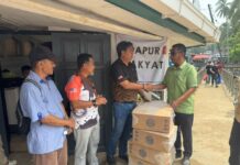 SAFMA SUMBANG IKAN RAKYAT SABAH KEPADA MANGSA KEBAKARAN KAMPUNG NUMBAK