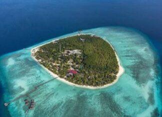 A Chinese tourist passed away while snorkelling at Pom Pom Island
