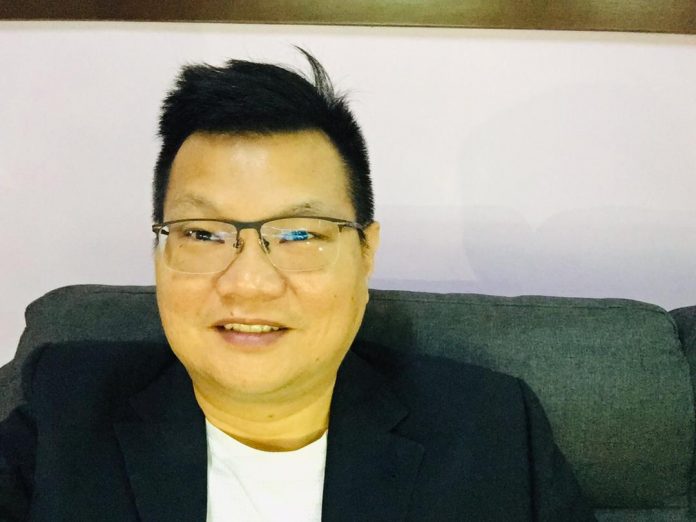 Professor Madya Dr Lee Kuok Tiung, Ketua Program Komunikasi, Fakulti Sains Social & Kemanusiaan, Universiti Malaysia Sabah.