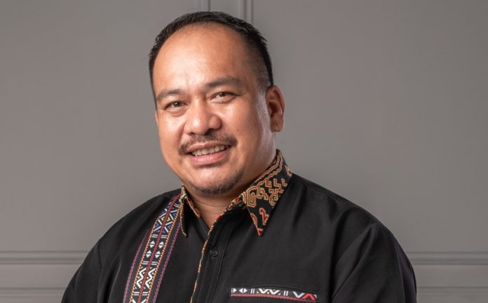 Adrian Lasimbang