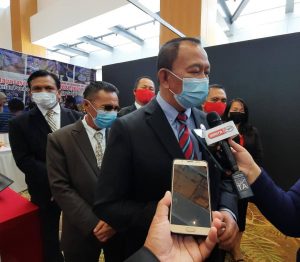 JAHID Ketika ditemui wartawan di sudut pameran KPLBS sempena majlis tersebut hari ini.