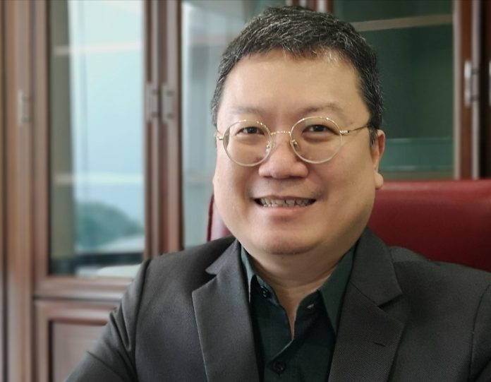 Dr Roland Chia