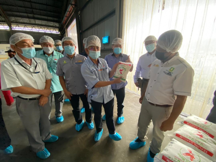 Joachim visits the Lahad Datu Flour Mill Sdn. Bhd.