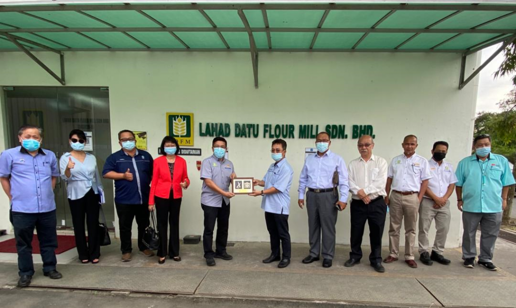 Joachim visits the Lahad Datu Flour Mill Sdn. Bhd.